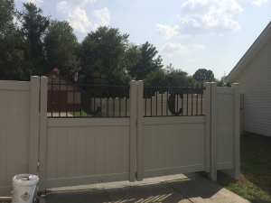 privacy fence contractor